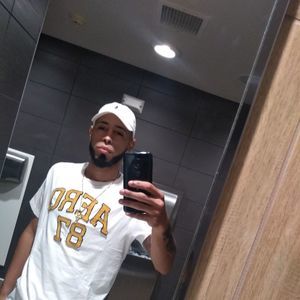 Meet your Posher, Efrain